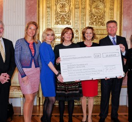 Schecküberreichung FortSchritt Starnberg e.V.